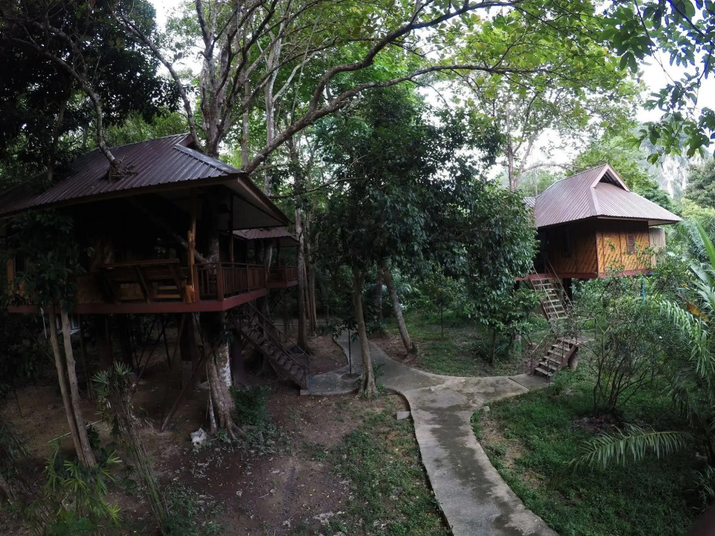 Baan Khaosok Resort