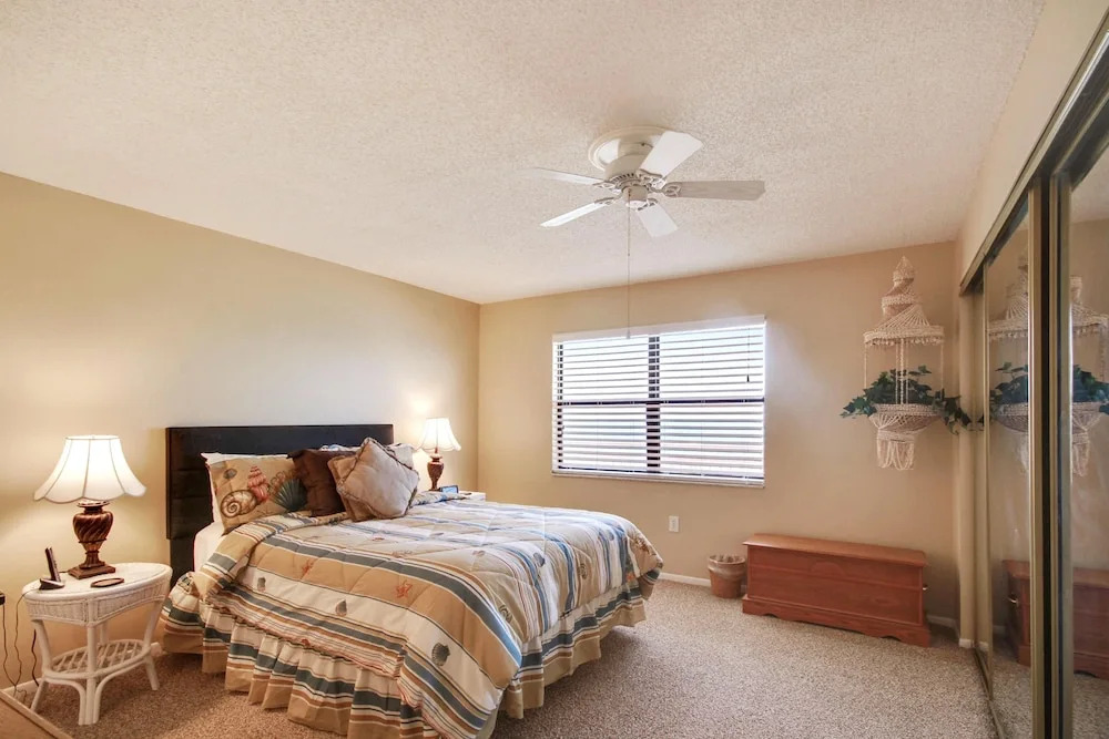 Sunset Chateau 312 Just remodeled, Perfect Sunset Beach location