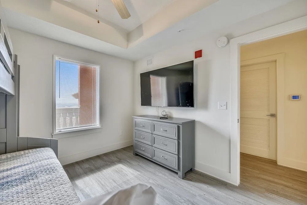 Calypso Beach Resort & Towers by Panhandle Getaways