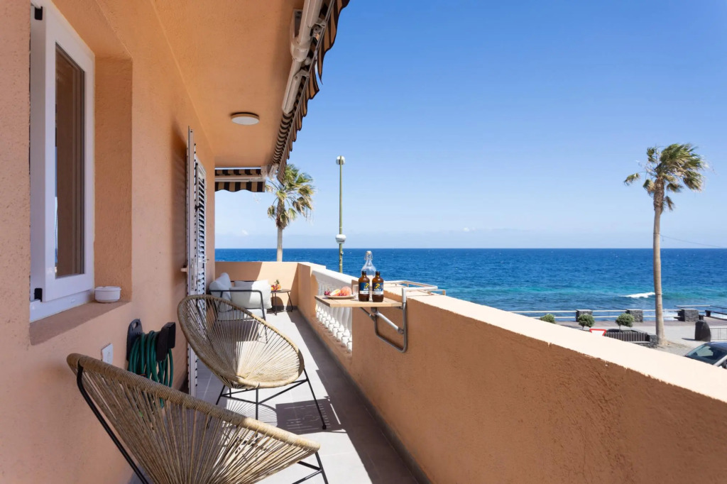 Home2Book Design Sea Views Caletillas, Pool