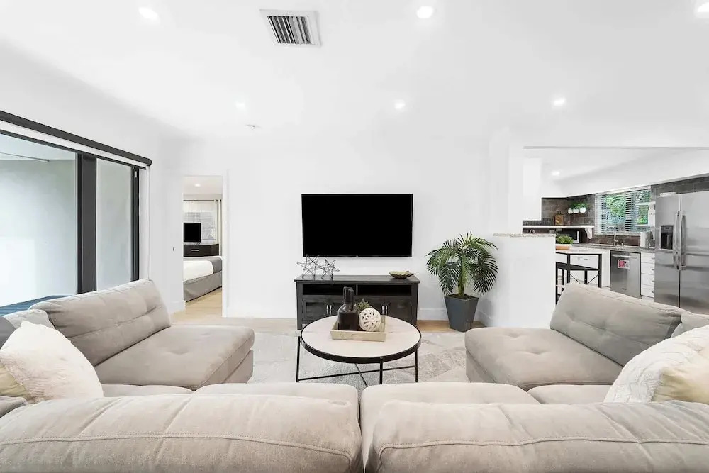 Sunset Lane by Rove Travel Home With Pool & Hot Tub
