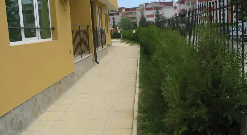 Yanis Apartment in Hermes Complex
