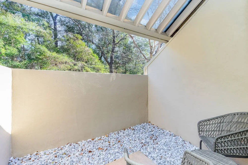 Completely remodeled and open 18C Richmond Park villa