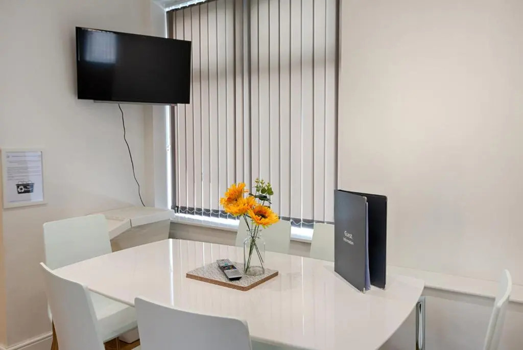 Eaton House 2 - TV in Every Bedroom!