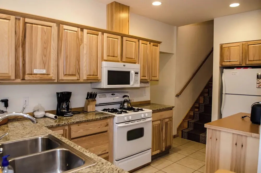 Mt Baker Rim Cabin 70 A pet Friendly Vacation Home With a hot tub and Wifi