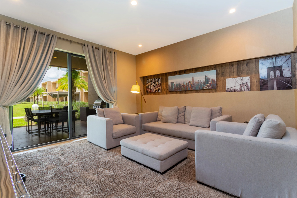 Gorgeous 3 Bd Close to Disney   Magic Village 7568