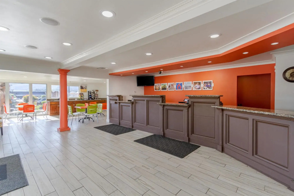 Motel 6-Ukiah, CA - North