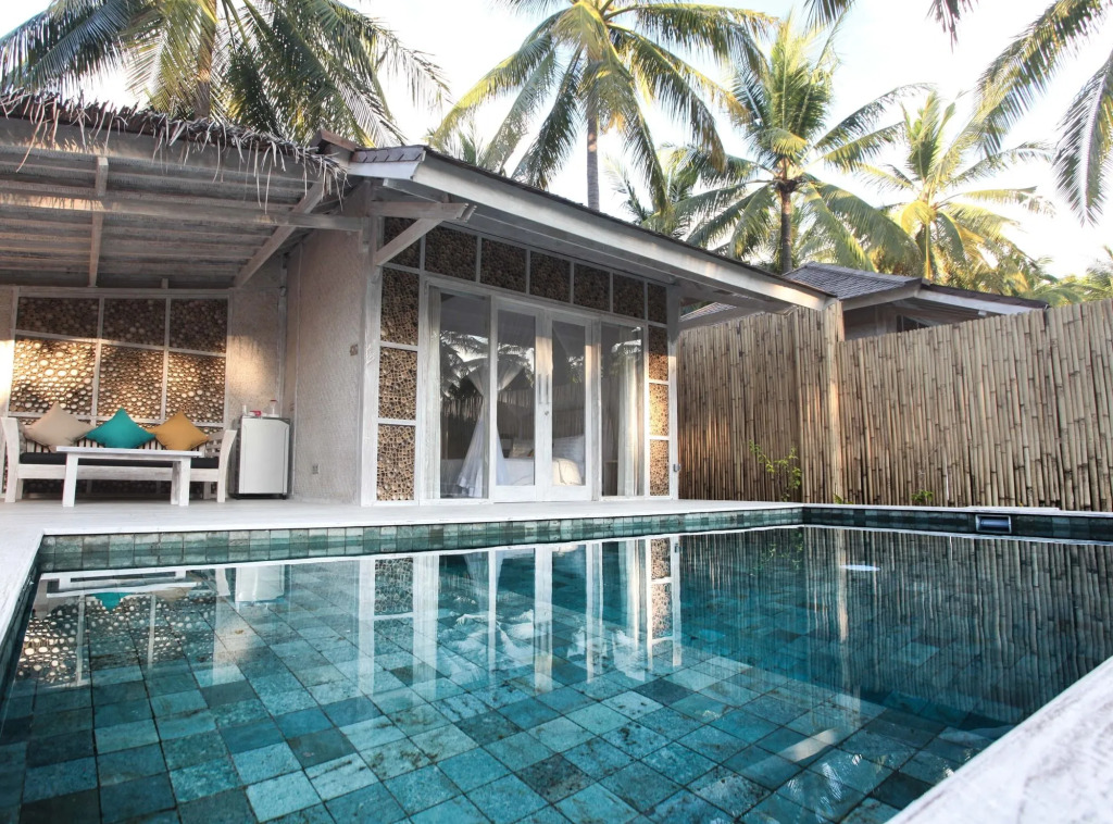 Sunset Palms Resort