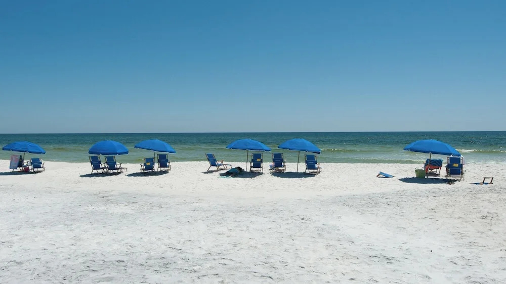 Great Gulf-side Views - Free Seasonal Beach Chairs!