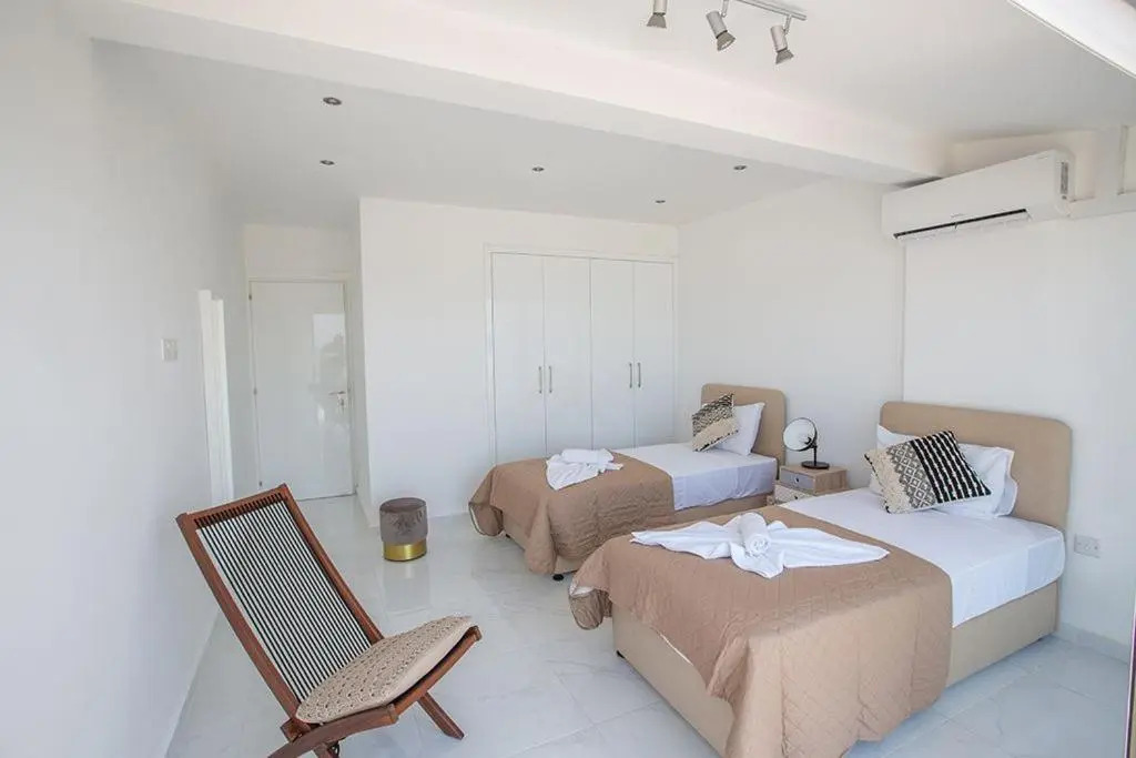 Apt Misia Enas - Modern 2 Bedroom Apartment with Sea Views - Close to Ayia Napa Square
