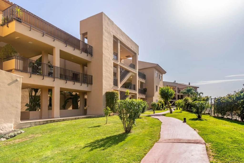 Apartment in Estepona with sea view
