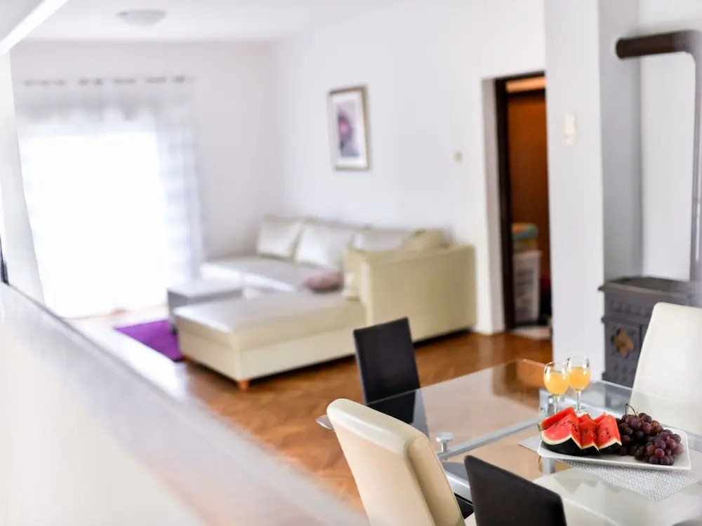 Lovely Holiday House With Private Pool, Charming Open Kitchen, Near Old Town