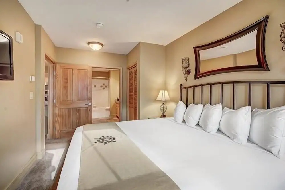 8179 Silver Mill 2 Bedroom Condo by RedAwning