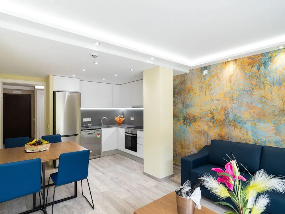 Aparthotel Esquirol