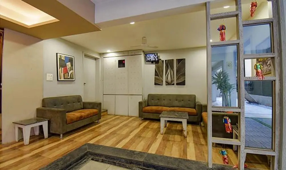 Fabhotel Rs Apartment