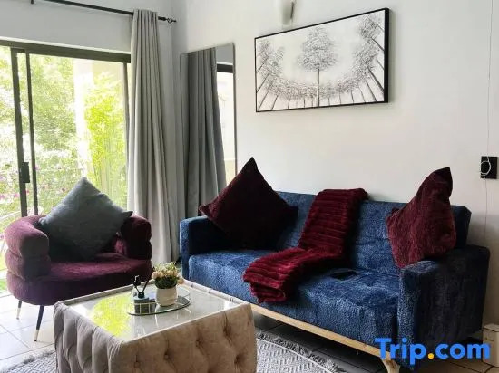 Zalari Loft B, Nature-Inspired 2 Bed Loft, Paulshof, Sandton