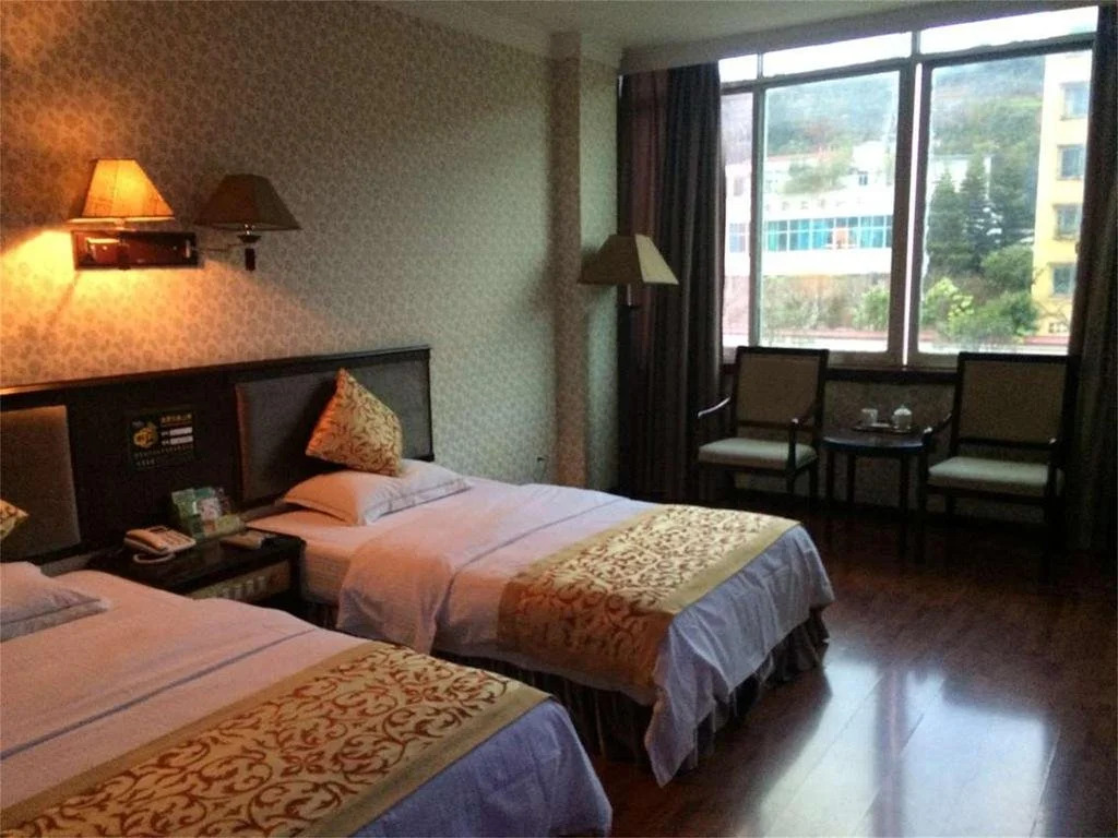 Xingyi Longtai Inn
