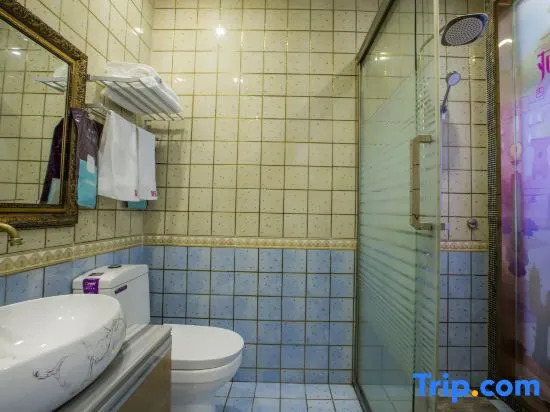 Yueyang Qingcheng Theme Hotel
