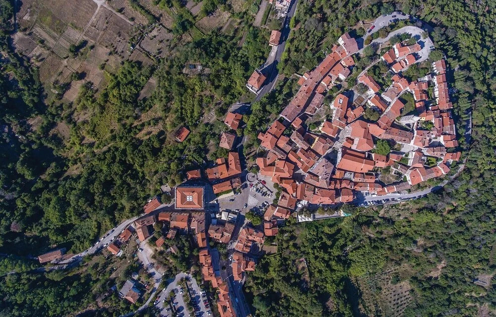 Amazing Home in Labin with WiFi, 7 Bedrooms & Hot Tub