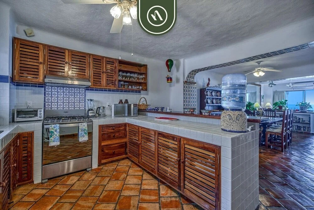 Ocean View 2Br Condo-balcony-beach-pool - 310