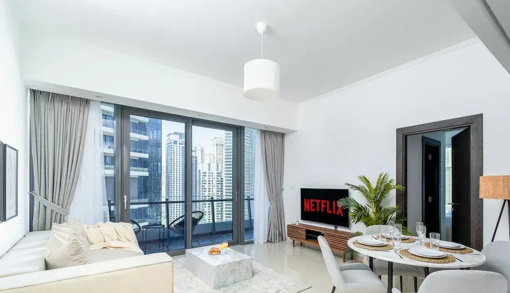 LUX - Dubai Marina Waterfront Suite 2
