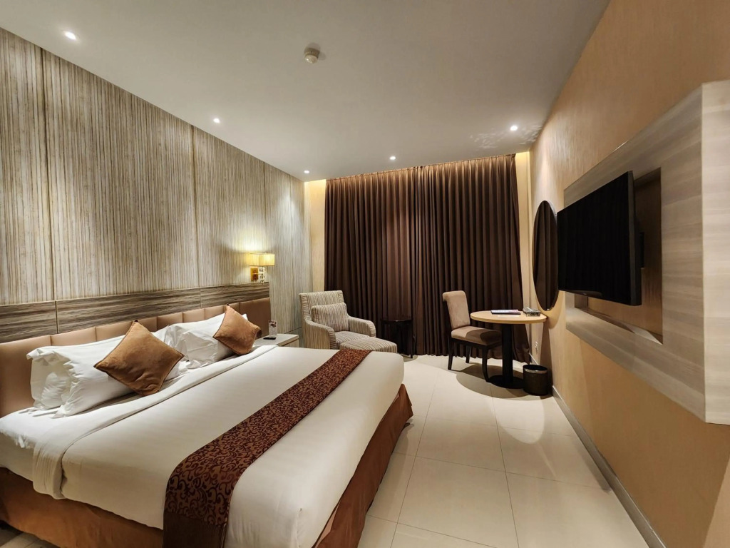 Grand Paragon Hotel