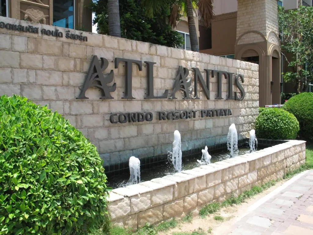 Atlantis Condo & Water Park Pattaya By the Sea