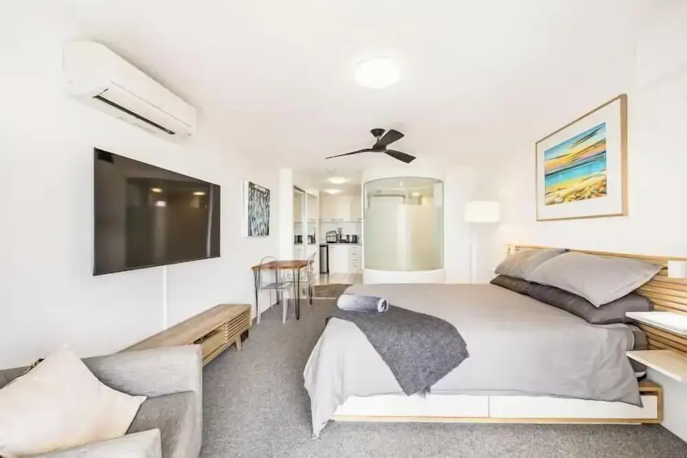 Wake to the Waves - Oceanfront Apartments