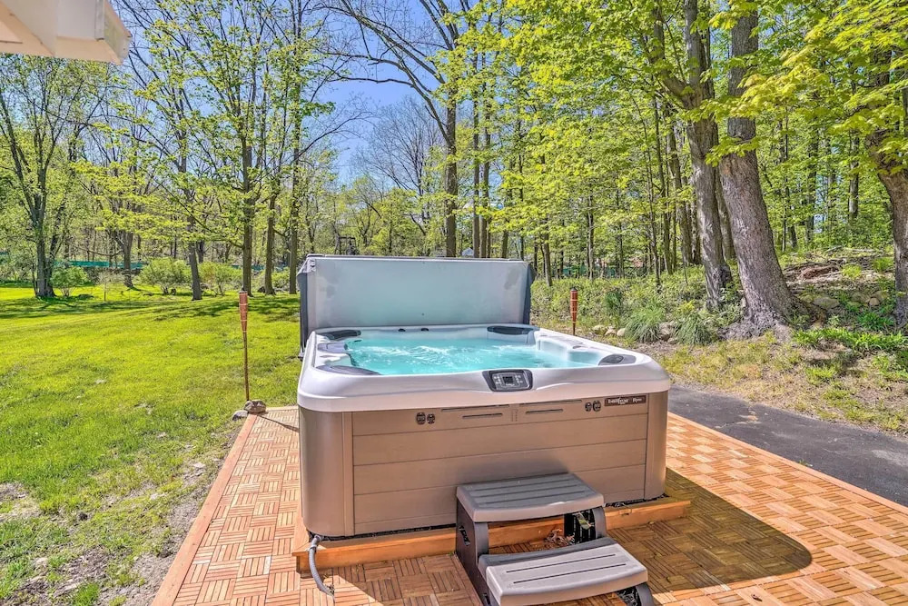 Eclectic Troy Home w/ Hot Tub - Pet Friendly!
