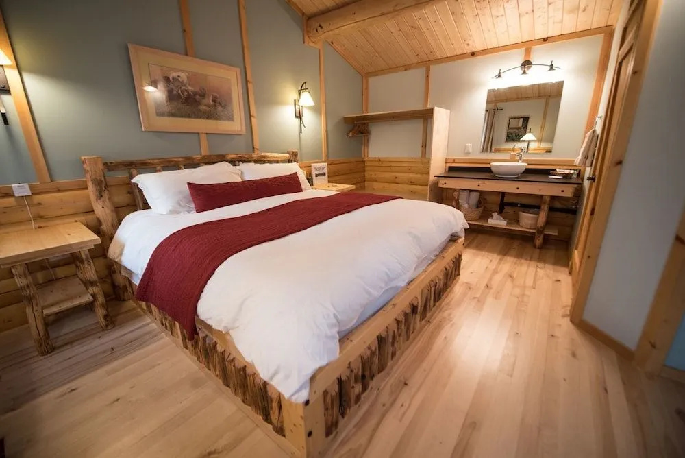 Tonglen Lake Lodge