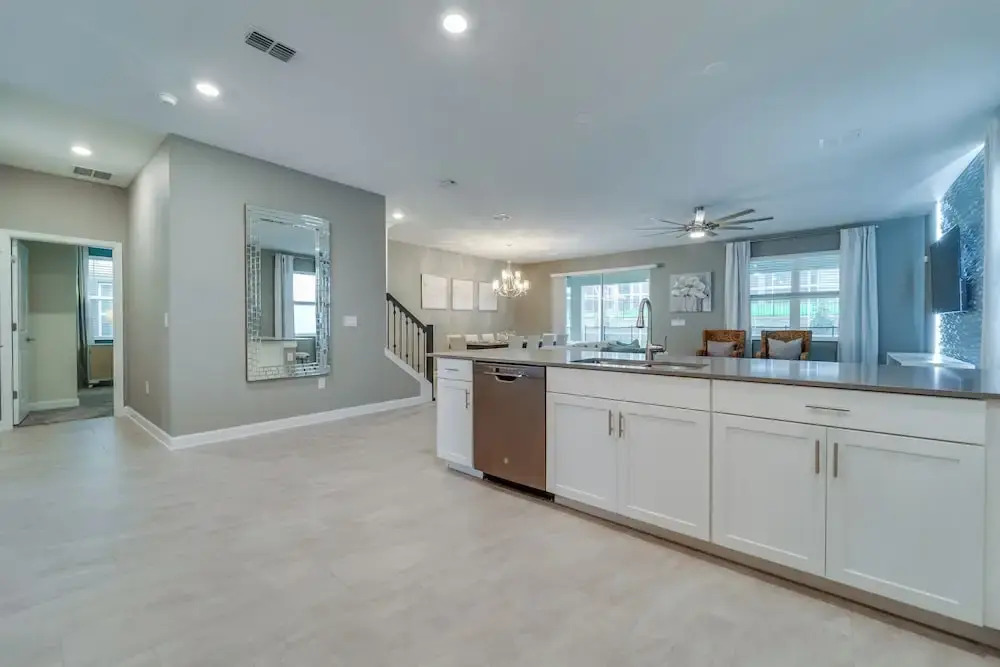 9 Bedroom Family Friendly Retreat - Private Pool
