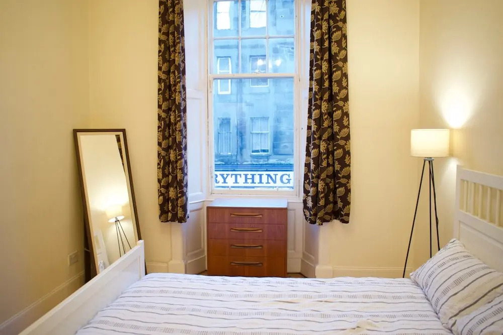 1 Bedroom Property in Leith
