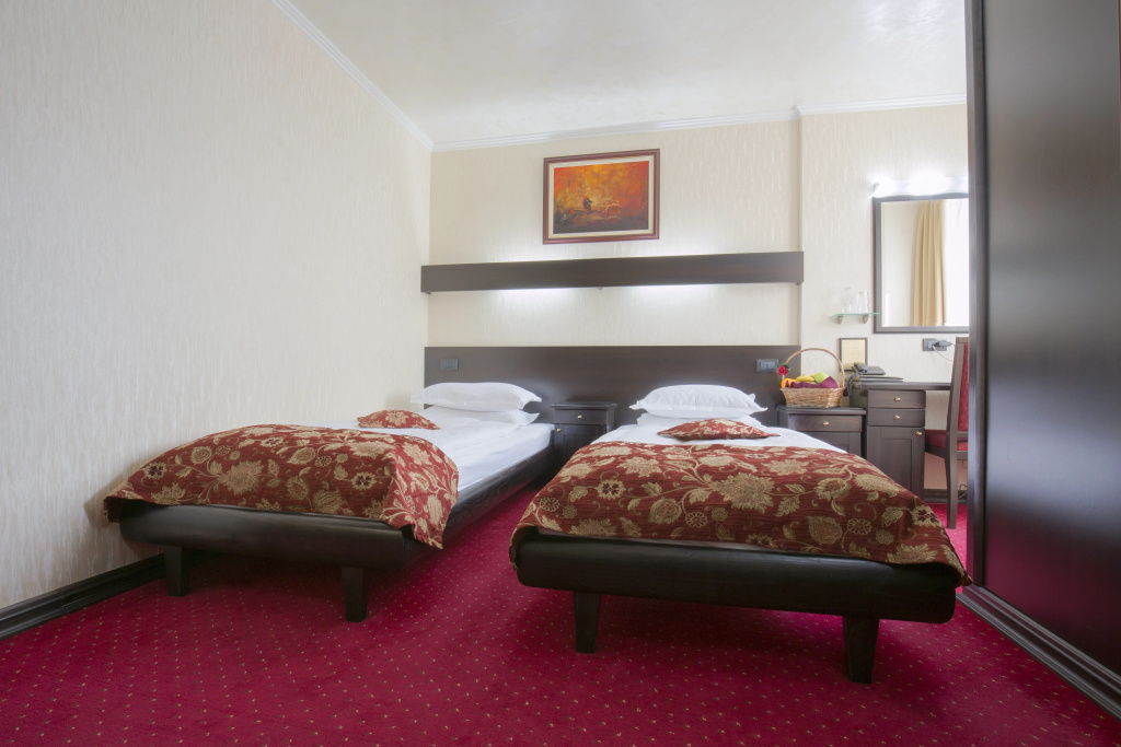 Prezident Hotel Novi Sad - Outdoor Pool & Spa