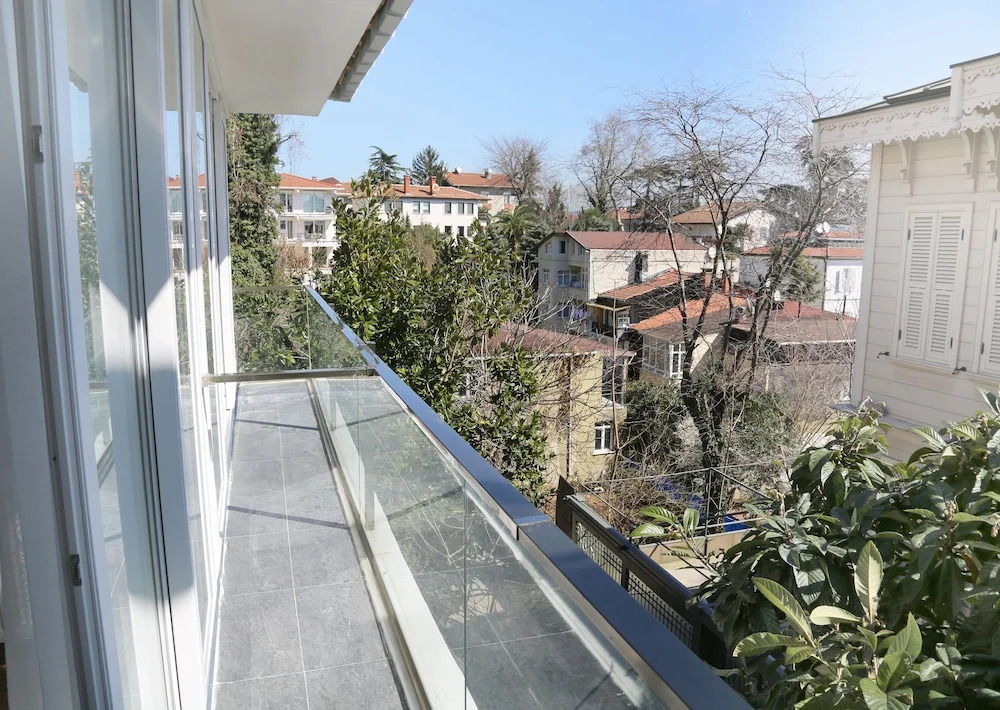 Huma Suites