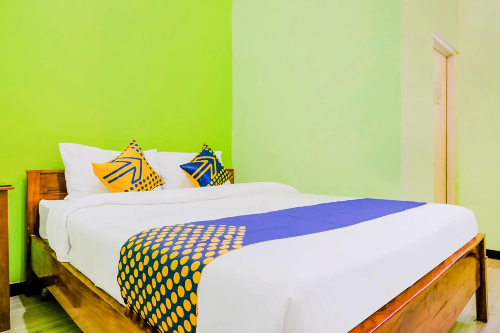 Super OYO 1759 Family Residence