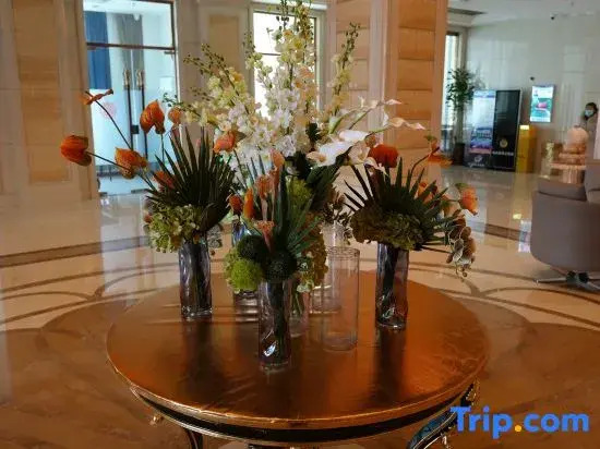 Licheng Longzhang M Hotel (Convention and Exhibition Center Branch, Outlook Tower)
