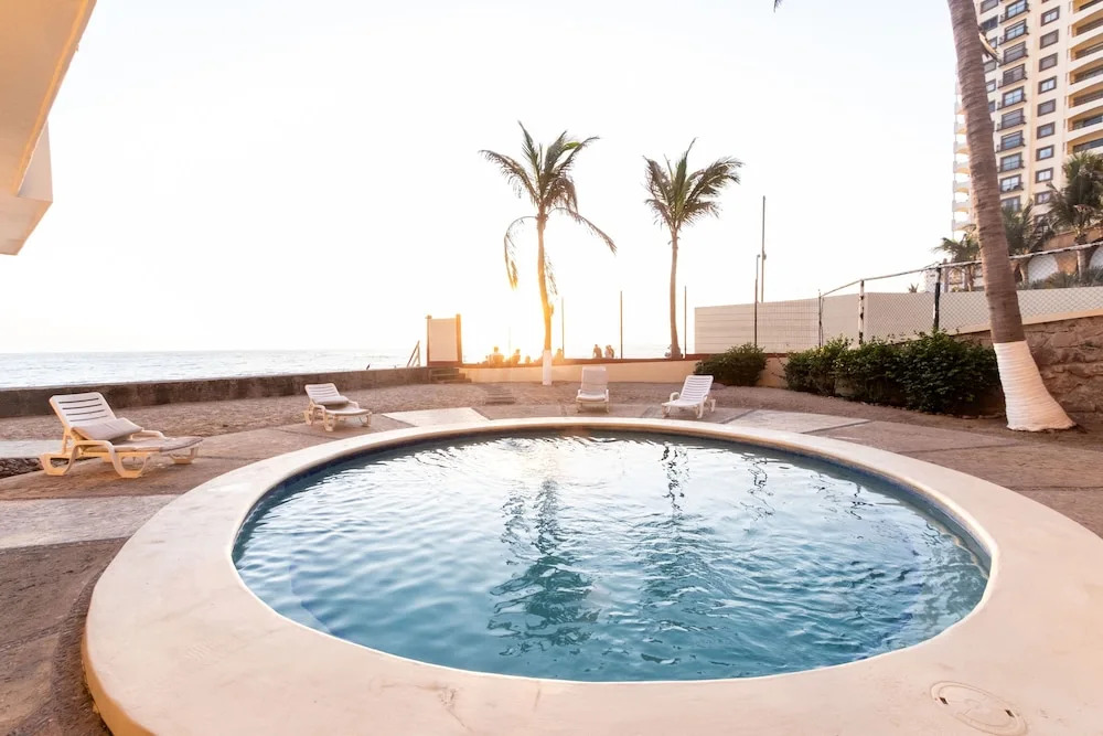 Marina del Rey Beach Club
