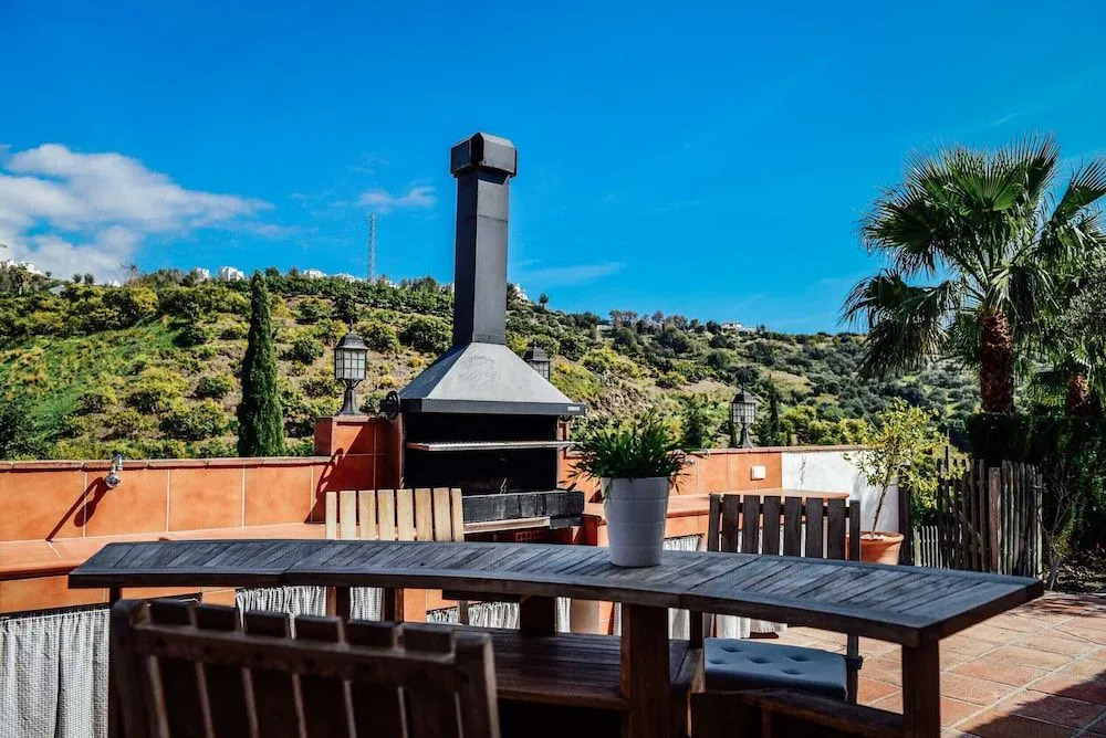 1144 Villa la Perla