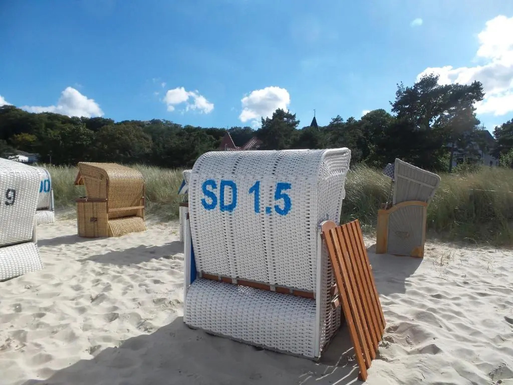 Ruhige FeWo mit Strandkorb, Villa Stranddistel, Binz