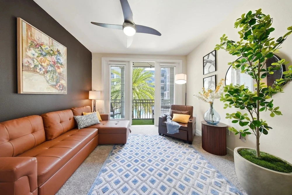 Modern 2BR w Pool Pet-friendly Unit 17