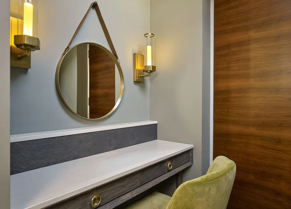 100 Queens Gate Hotel London Kensington, Curio Collection by Hilton