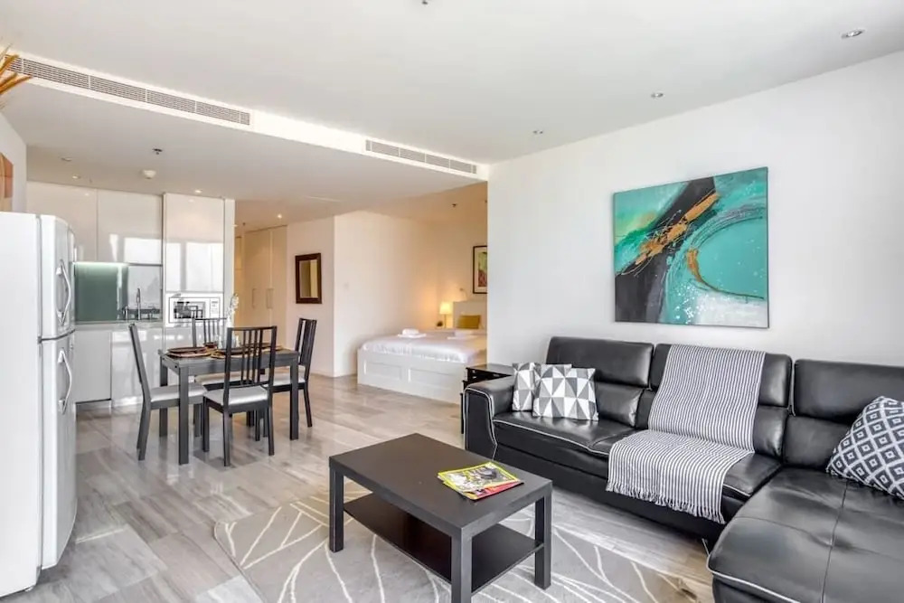 Comfy Studio in D1 Tower With Views of the Creek