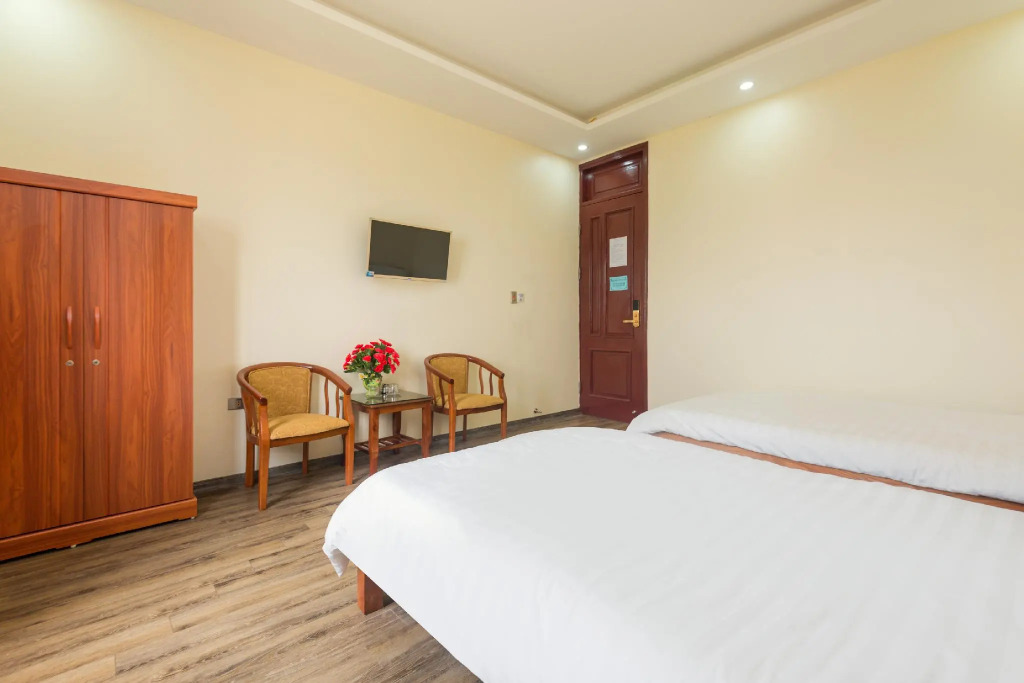 OYO 688 Anh Tuan Hotel