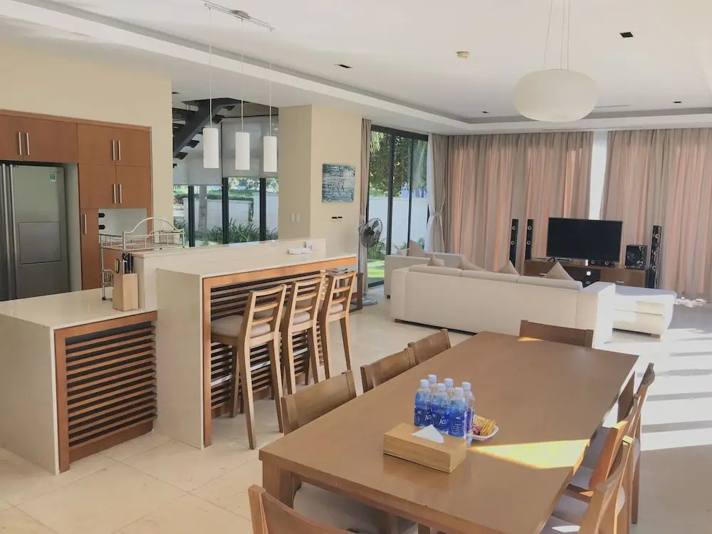Ocean Resort 4 Bedrooms Danang Living