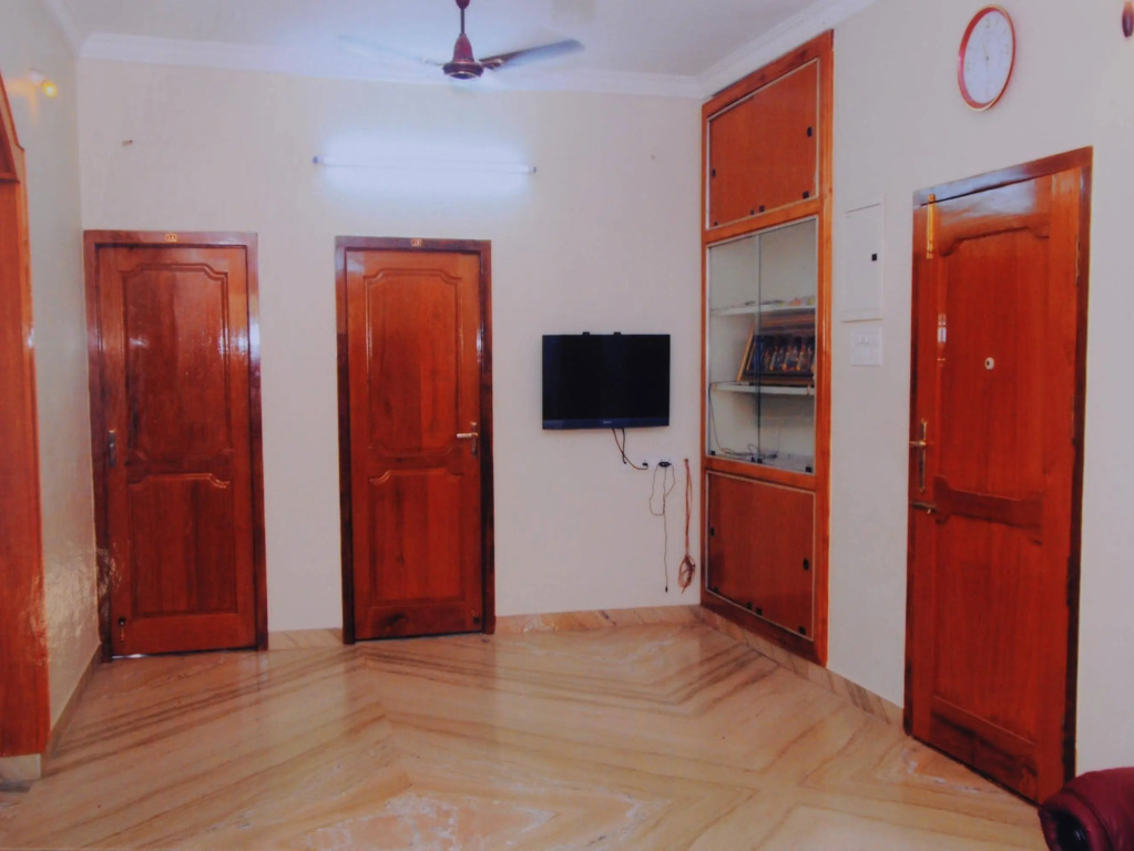 Royal Villas Luxury Serviced Apartments - Anna Nagar
