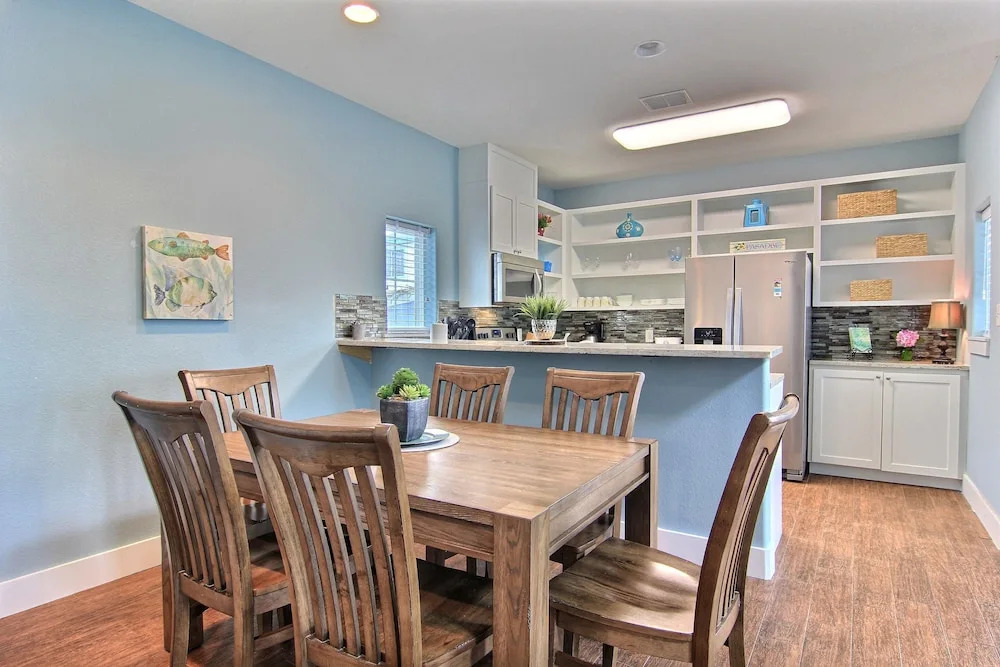 Abalone Cottage 4 by RedAwning