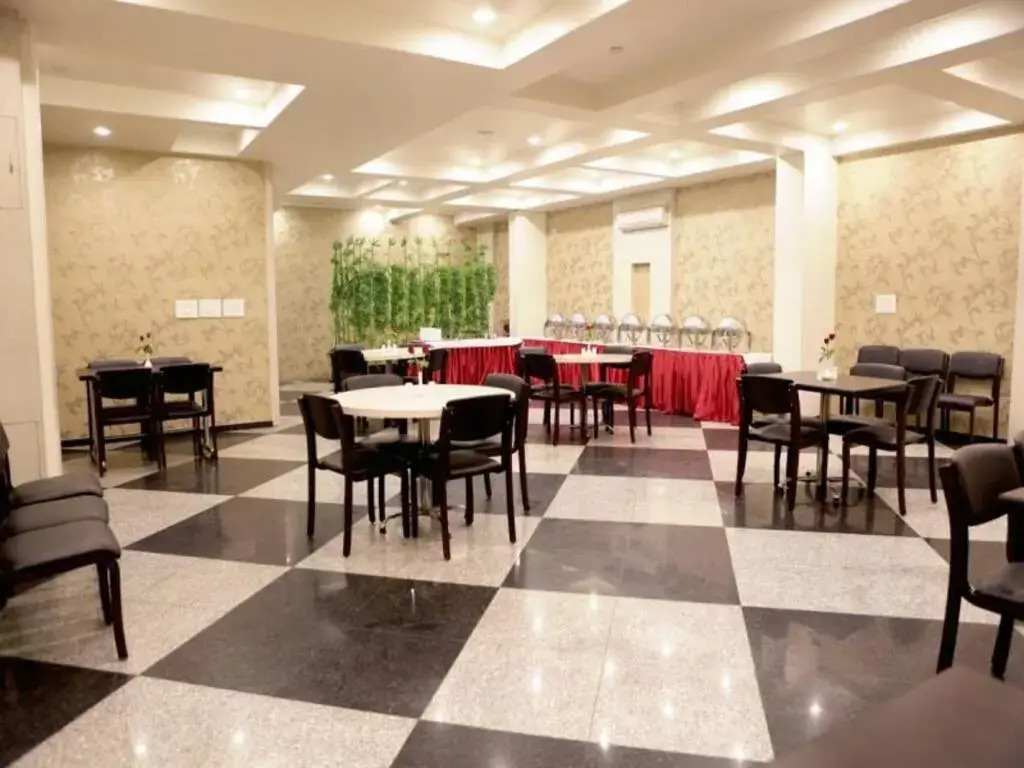 FabHotel Harsh Paradise - Malviya Nagar