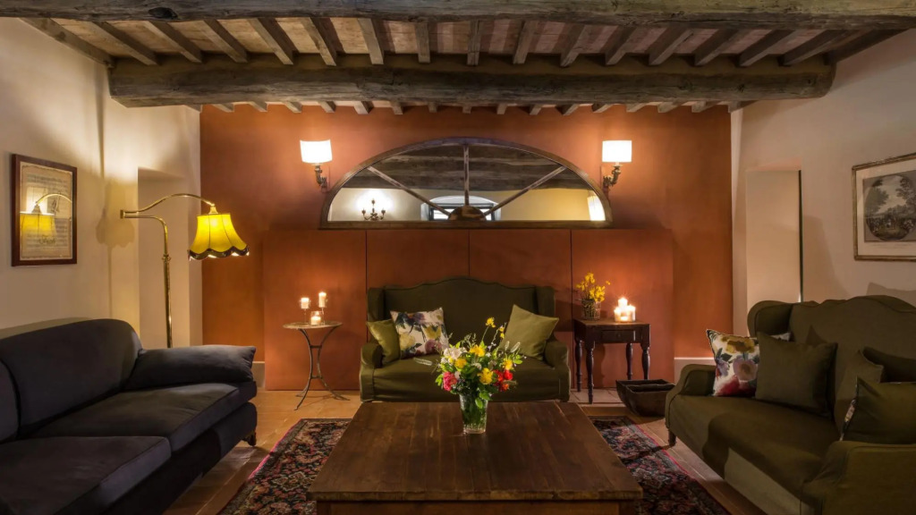 Sleeps: 12 (6 bedrooms, 6 bathrooms) 450 m2. Private garden and the pool (5x12 mts – 1,30mts depth),-VILLA LEOPOLDINA