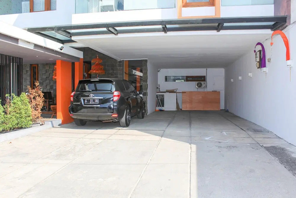 Airy Wijaya Kusuma Dukuh Kupang Timur 20 Surabaya