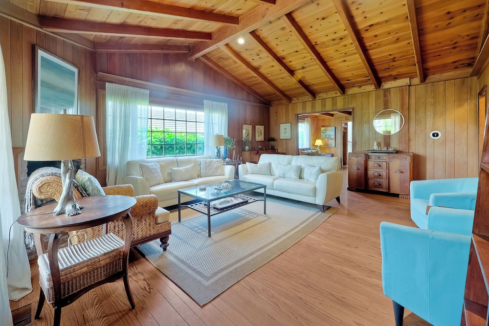 5051 Shore Drive